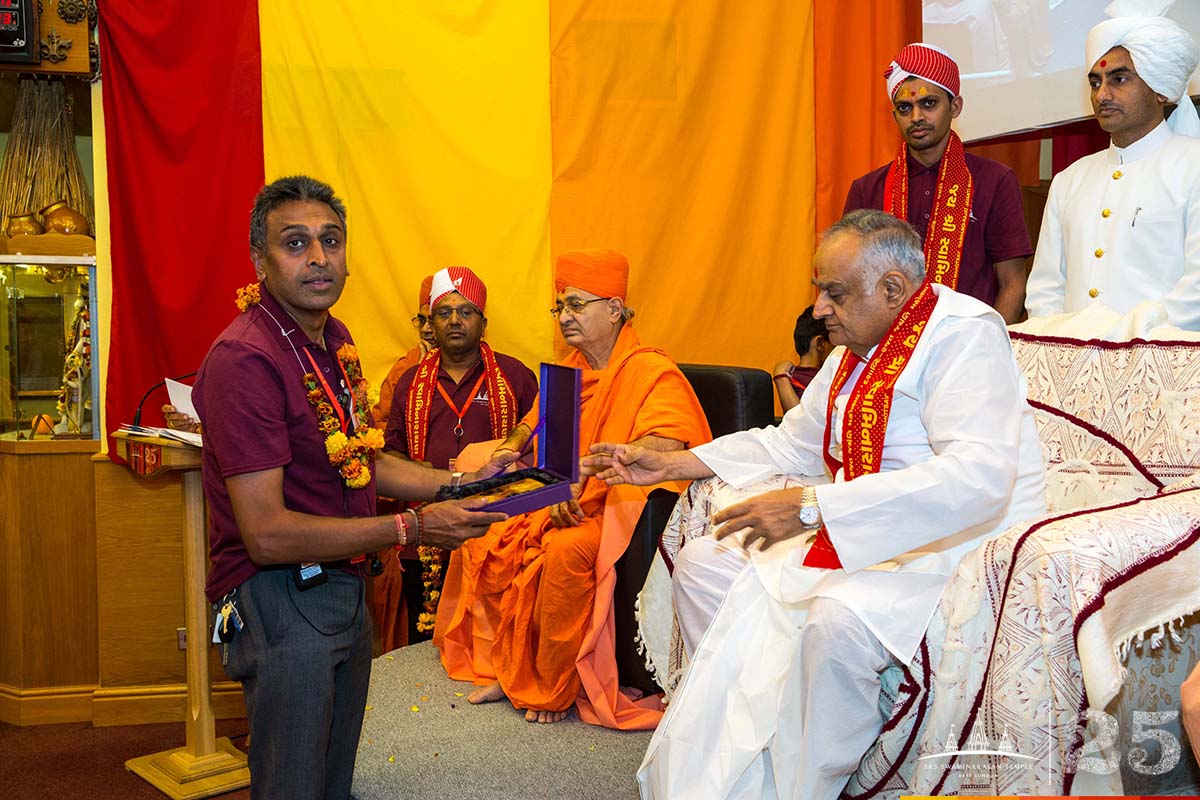 ©1987-2017 SKS Swaminarayan Temple East London
